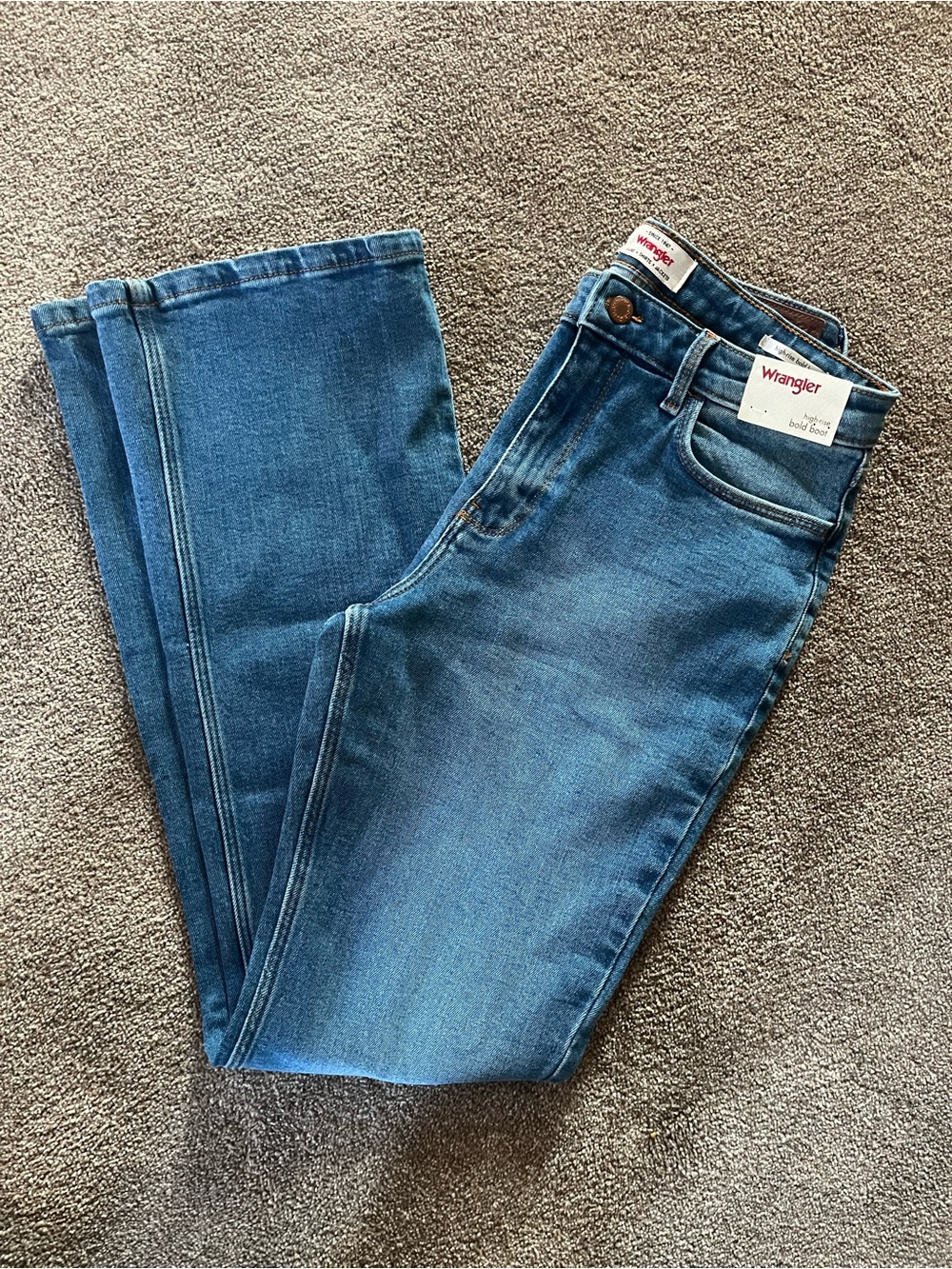 NWT Wrangler high-rise bold boot